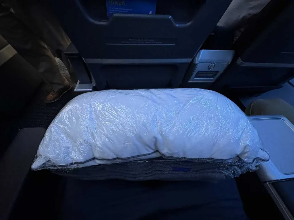 Pillow and blanket on AA A321neo First Class