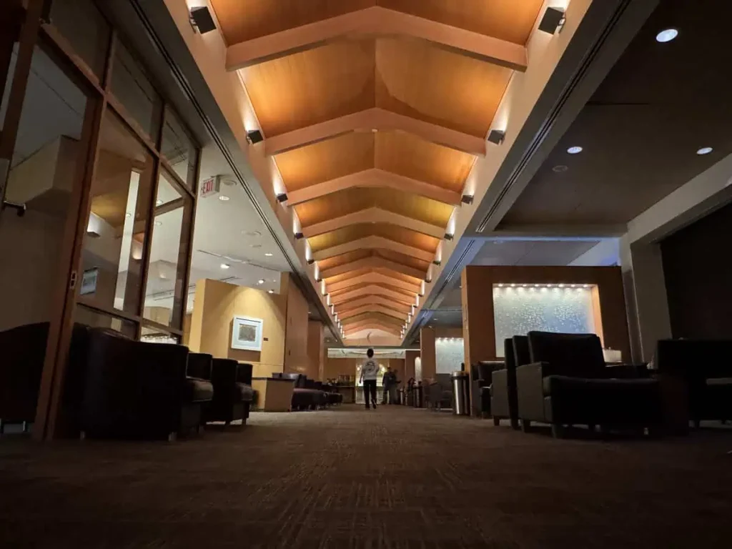 Main space of Admirals Club DFW Terminal B
