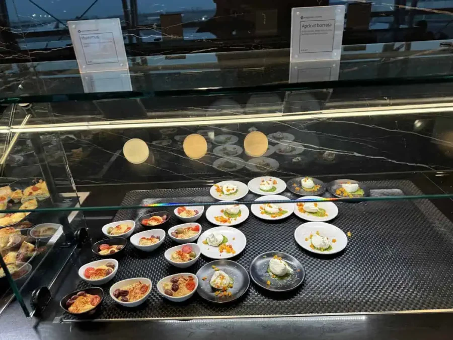 Lounges-Sapphire-02-Food-03-Hot Foods