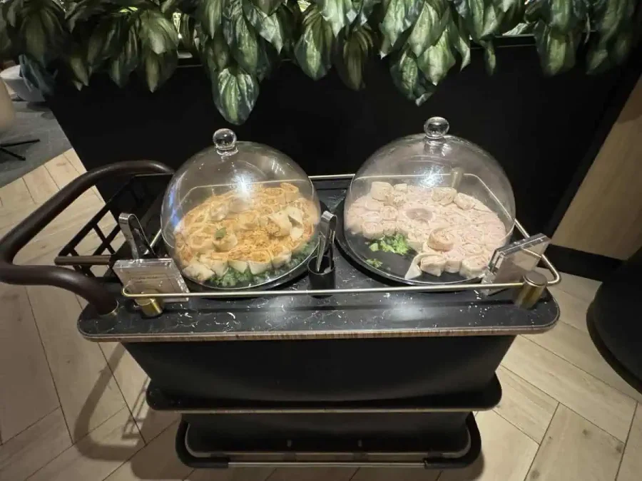 Lounges-Sapphire-02-Food-05-Wraps