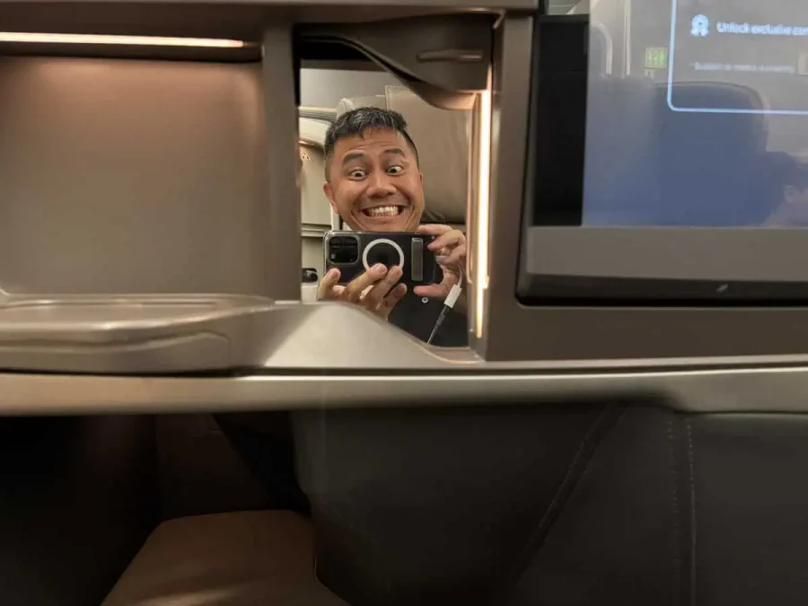 SQ 23 Selfie-02-Mirror