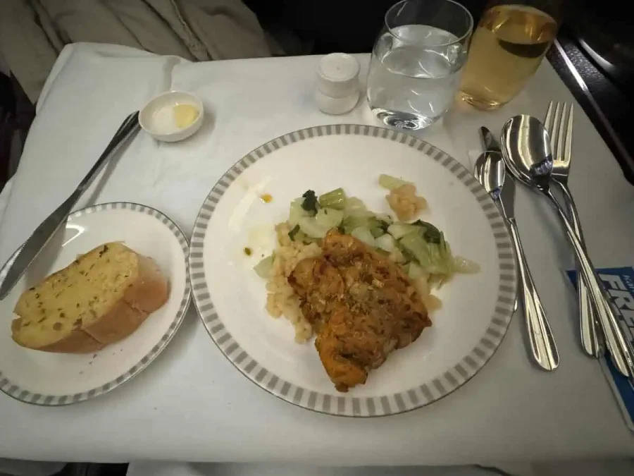 SQ 23 Prearrival-03-Main Course