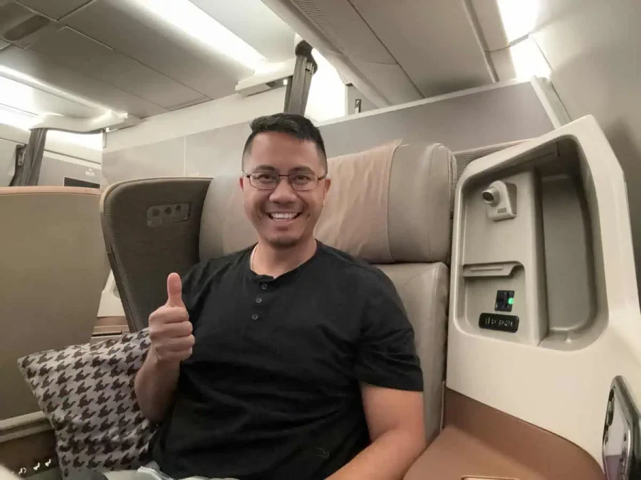 SQ 23 Selfie-01-Thumbs Up