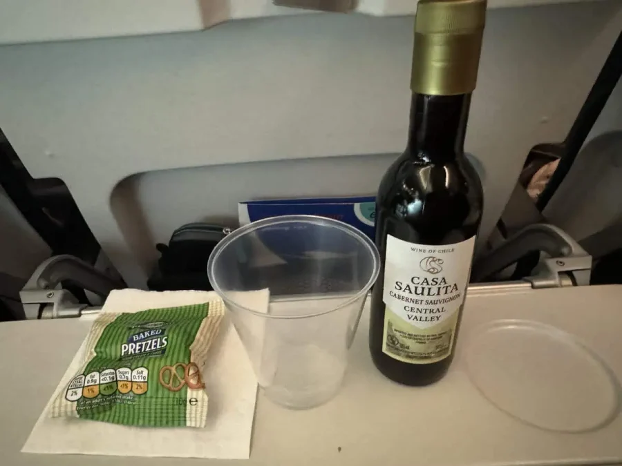 BA15 B787-9_Economy-Drink Service