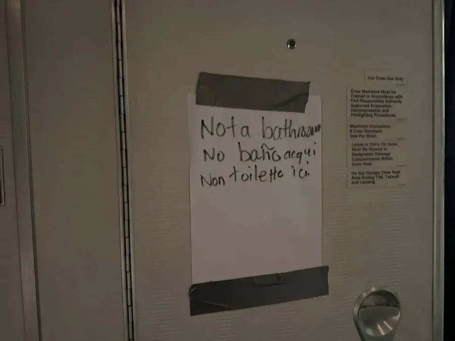 AA B777-300_Cabin-03_Not A Bathroom