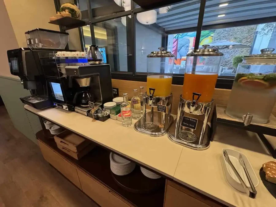 The Spring House_Breakfast_04-Juice and Coffee