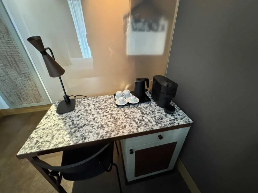 The Spring House_King Superior Room_05-Desk