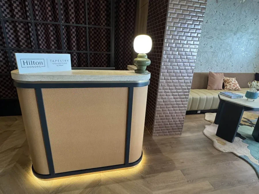 The Spring House_Lobby_02-Front Desk