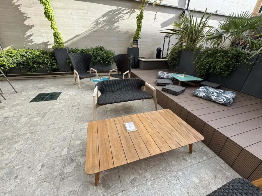 The Spring House_Outdoor Area_01-Seating