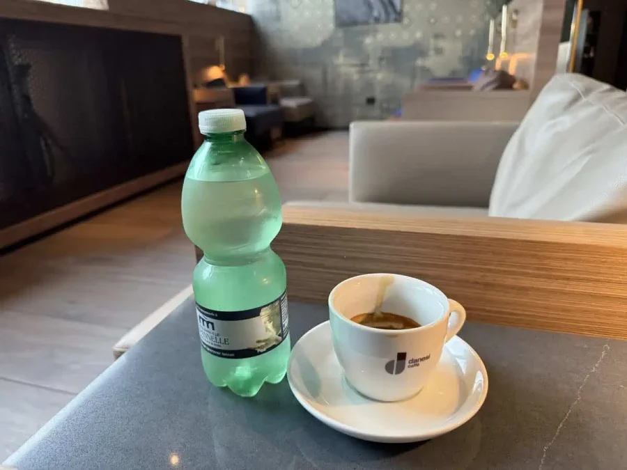 FCO Prima Vista Portus Lounge_Food Drink_M1-What I had