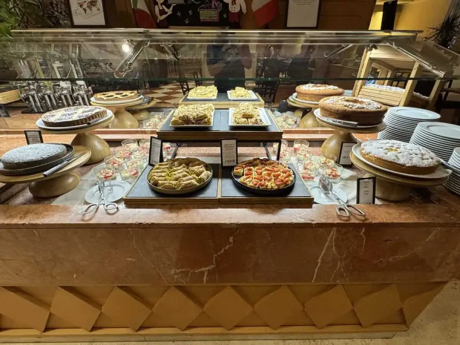 Hilton Rome Airport_Breakfast_03-Pastries