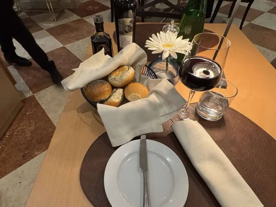 Hilton Rome Airport_Dinner_01-Bread Basket Wine