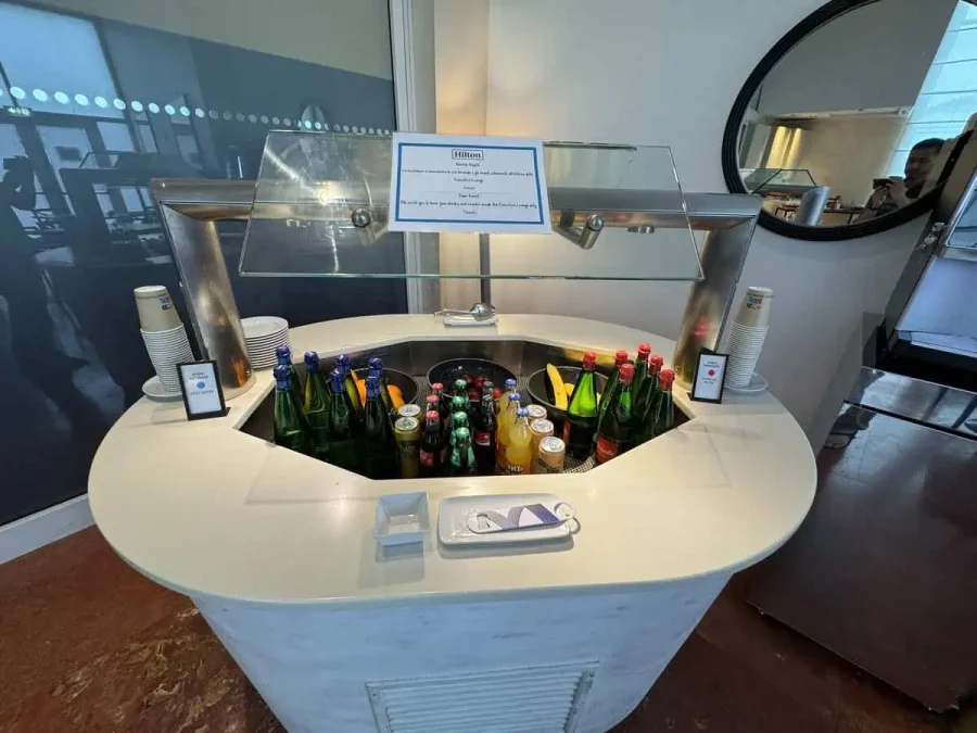 Hilton Rome Airport_Executive Lounge_02-Drinks