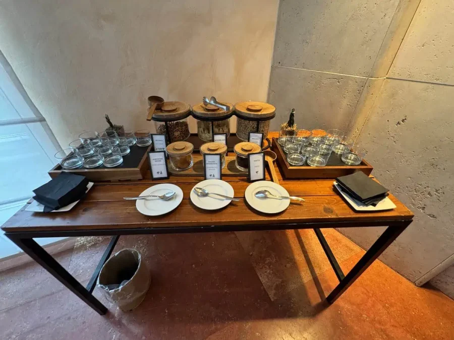 Hilton Rome Airport_Executive Lounge_04-Snacks