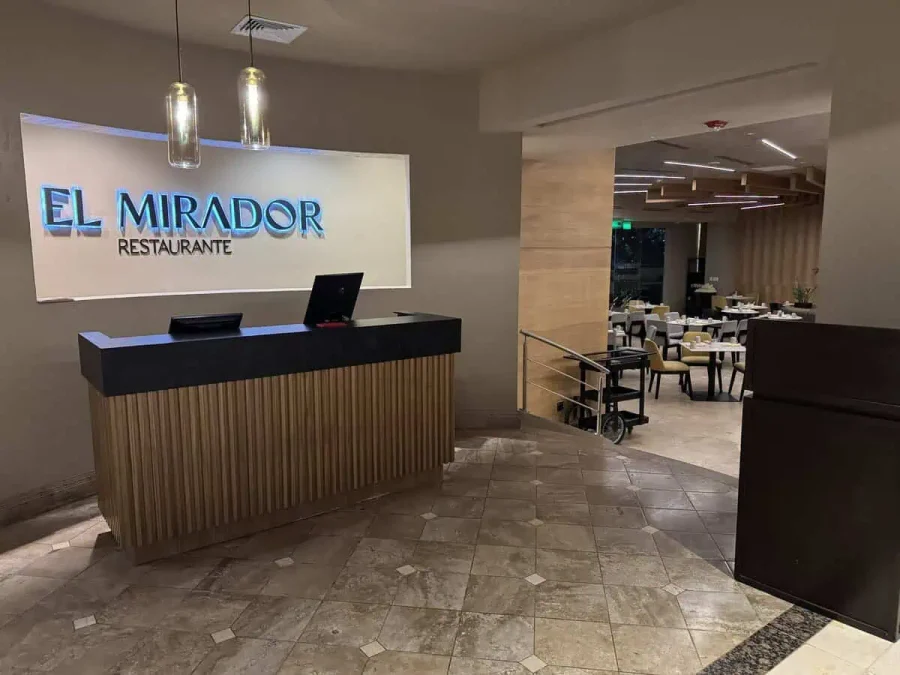 Hilton San Salvador_El Mirador_01-Entrance