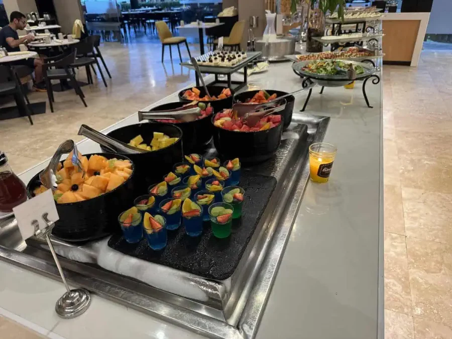 Hilton San Salvador_El Mirador_06-Breakfast Cold Foods