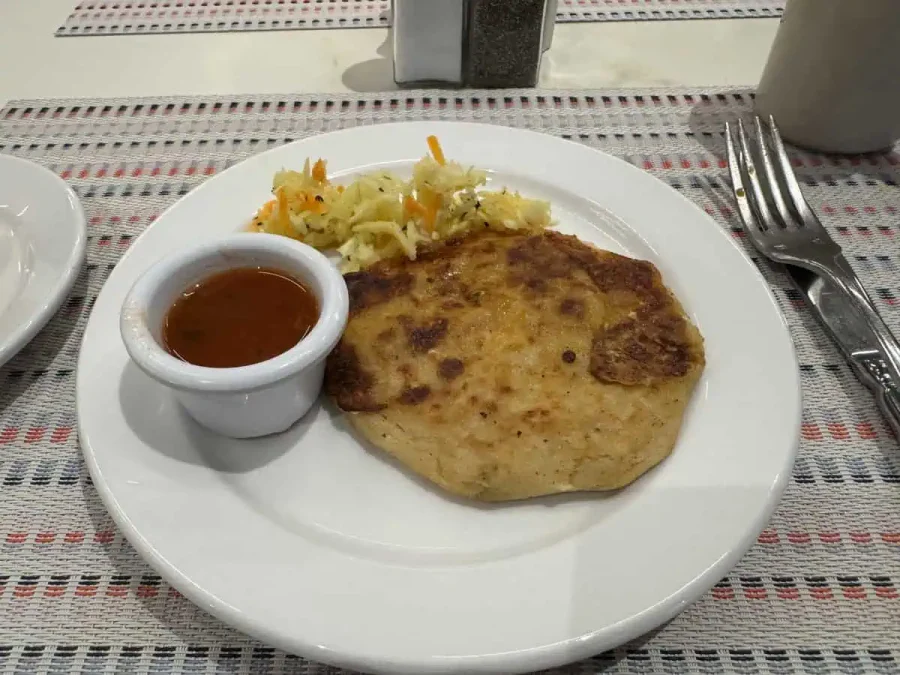 Hilton San Salvador_El Mirador_07-Pupusa