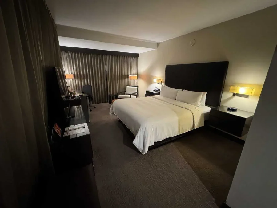 Hilton San Salvador_Executive Room_04-Overview