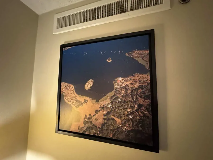 Hilton San Salvador_Executive Room_10-Artwork