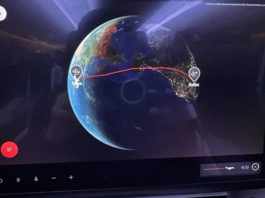 JL_A350-1000_Econ_IFE_08-Flight Path