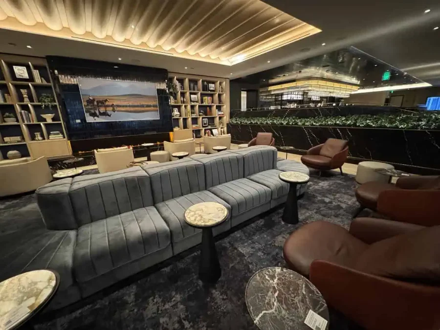 02_Chase Sapphire Lounge_03_Seating Area