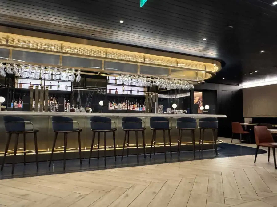 02_Chase Sapphire Lounge_04_Bar Area