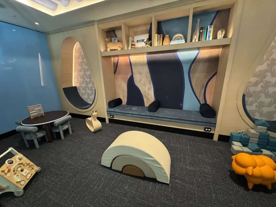 02_Chase Sapphire Lounge_10_Kids Area